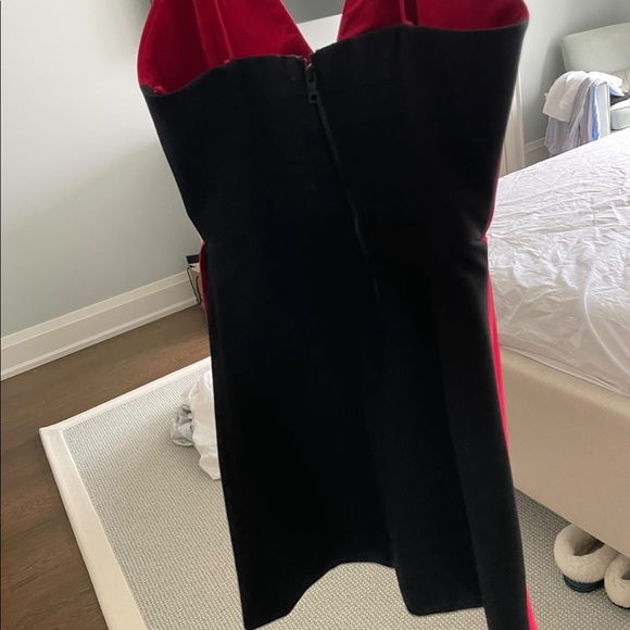 Alice & Olivia red & black bustier mini dress with plunge neckline - Picture 2 of 6